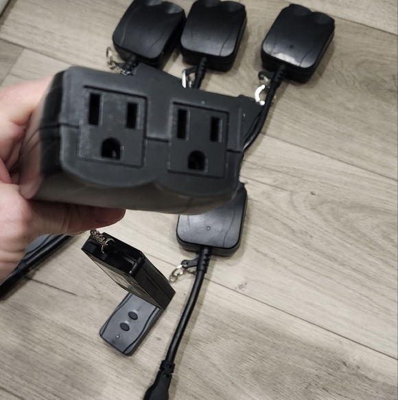 Outdoor Outlet With Remote Control - Picture 6 of 8